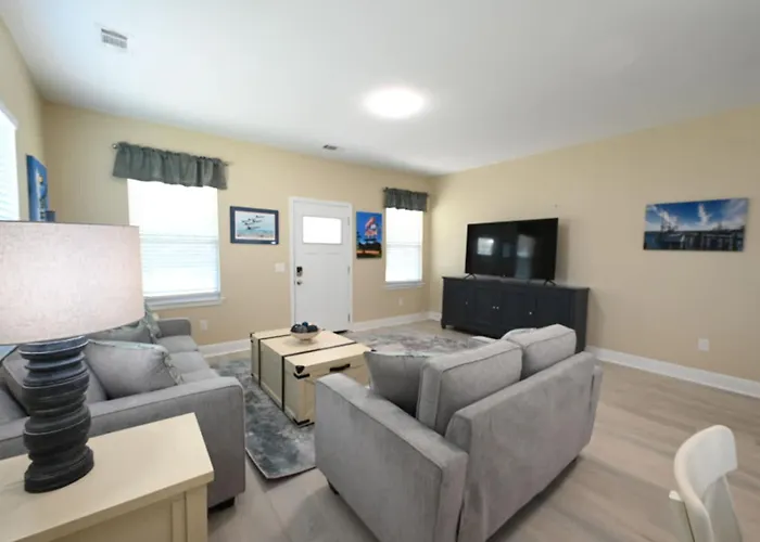 Holiday home On 10th Cozy Retreat Near Downtown &