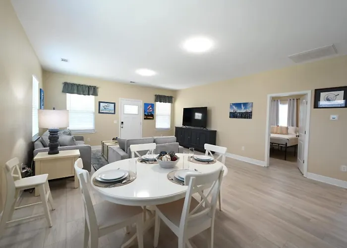 On 10th Cozy Retreat Near Downtown & * Pensacola