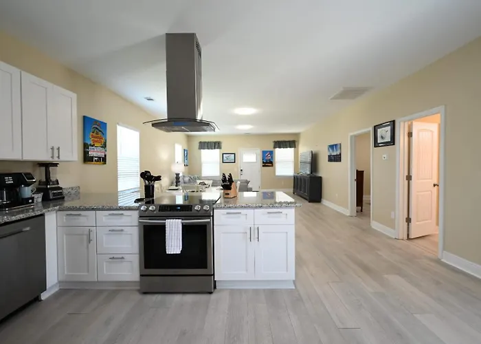On 10th Cozy Retreat Near Downtown & Holiday home *