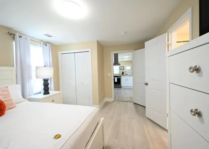 On 10th Cozy Retreat Near Downtown & * Pensacola