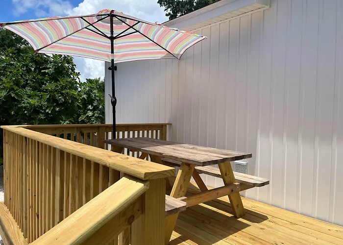 On 10th Cozy Retreat Near Downtown & Holiday home Pensacola