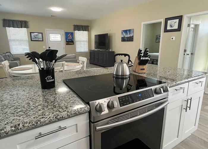 On 10th Cozy Retreat Near Downtown & *