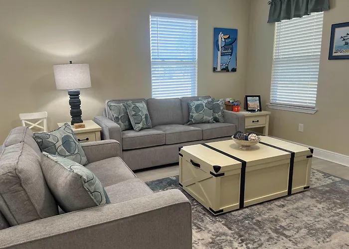 Holiday home On 10th Cozy Retreat Near Downtown & Pensacola